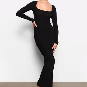 Iconic Skims Lounge dress in black